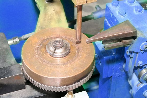 Αυτόματη Μηχανή Σημειακής Συγκόλλησης για Εσωτερικό Δακτύλιο με Ακριβή Διανομή Σύρματος 4