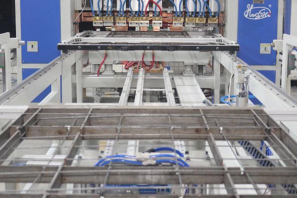 Μηχανή γραμμής παραγωγής συμπυκνωτή σωλήνων ψυγείου, μηχανή συγκόλλησης και κάμψης 6