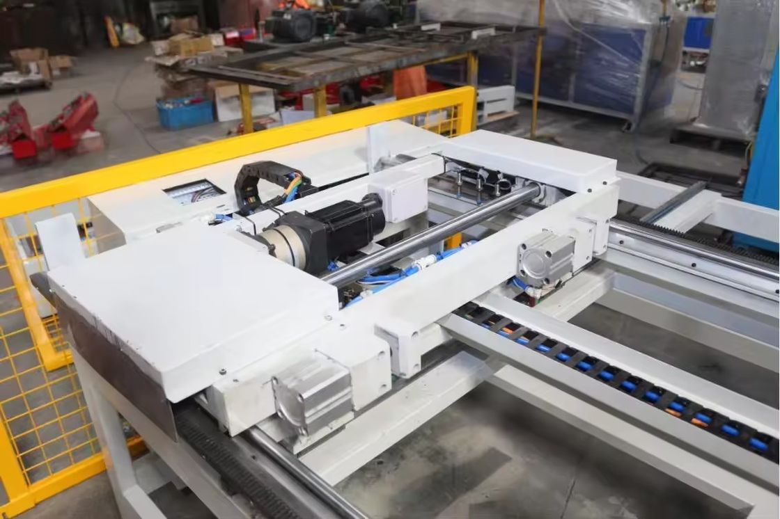 Επτά 7Axis Cnc Spot συγκόλληση μηχανή διπλές κεφαλές αυτόματο φύλλο μετάλλου για Squat Rack