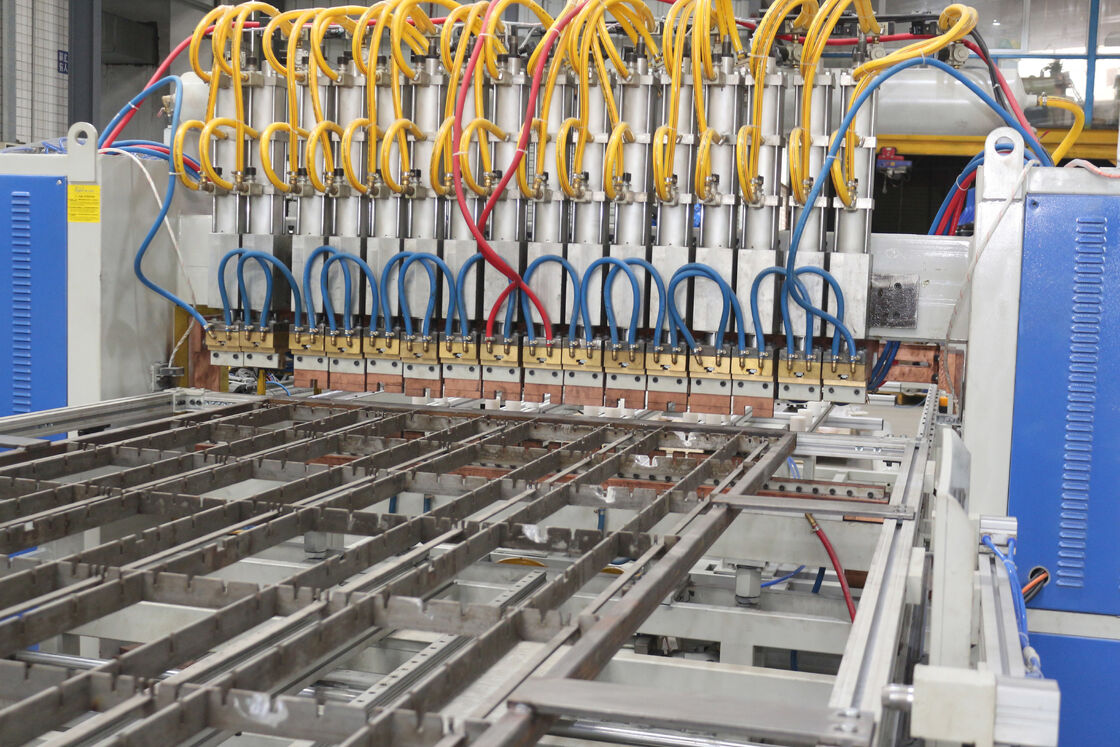 Hwashi CNC αυτόματη τροφοδοσία μονό κεφαλή φούρνο Racks συγκόλληση μηχανή, Wire Mesh / κουζίνα Rack αυτόματη Wire Mesh Spot συγκόλληση μηχανή