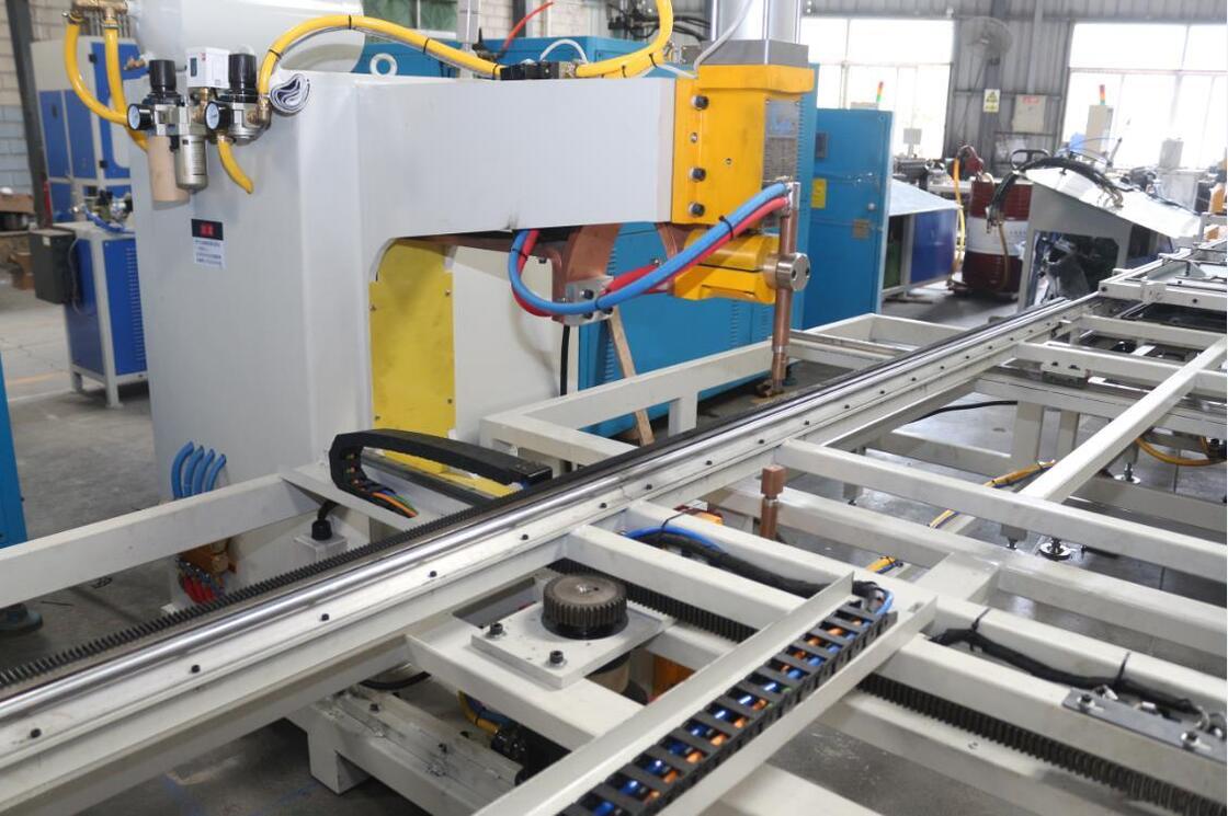 XY Axis Automatic Movable Feeder Spot Welding Machine Firm Welding Door Sheet Metal
